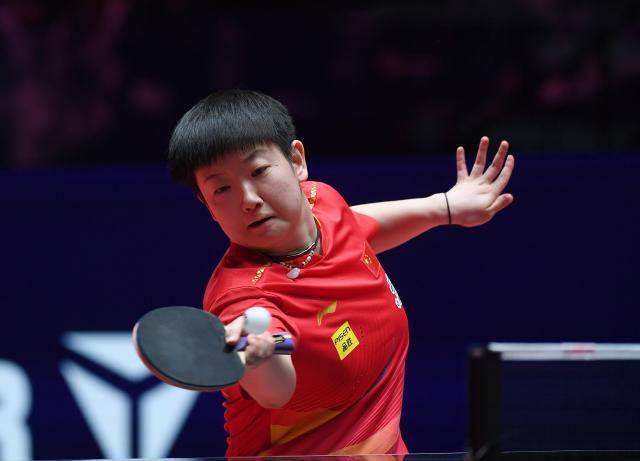 （体育）（4）乒乓球——世界杯女单小组赛：孙颖莎胜张默XxjpseC007306_20250415_PEPFN0A001.jpg