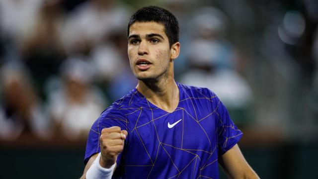 开云网站-竟让西西帕斯难以招架！这位00后能否复制德约？