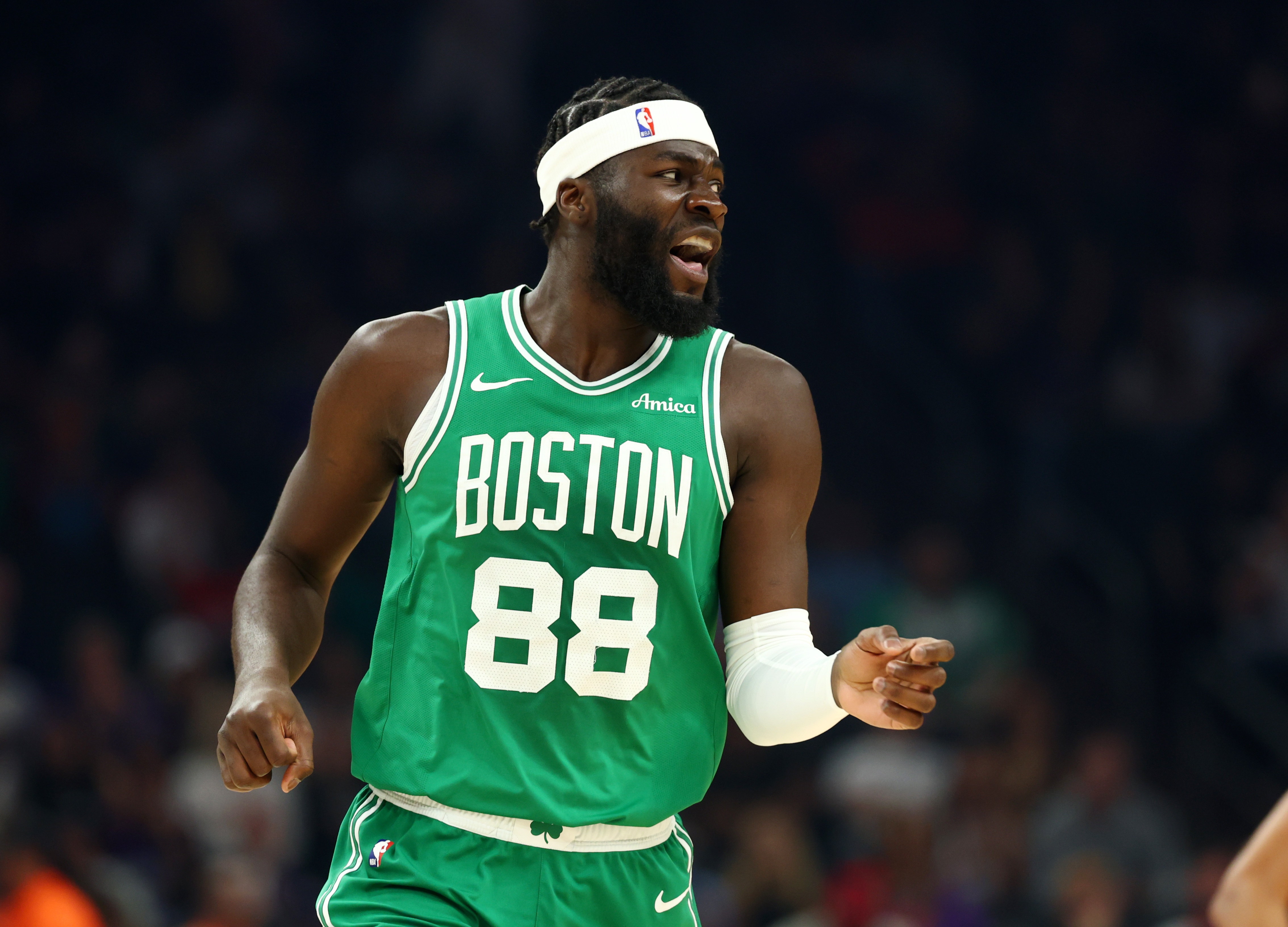 开云网站-27分17板！布朗：对科塔的成长不感到惊讶 他正在解锁新层次